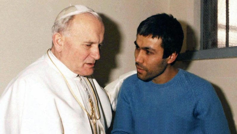 MISTERI D'ITALIA - L’attentato a Papa Wojtylae i killer ignoti del deputato Enzo Fragalà