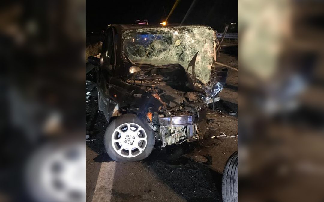 Una delle auto coinvolte nello scontro