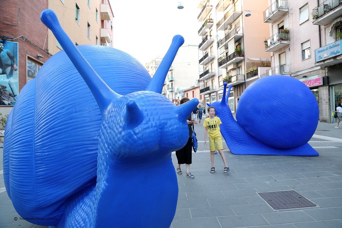 A Cosenza di scena la mostra “Battito animale”  Colori e creatività con il materiale rigenerato