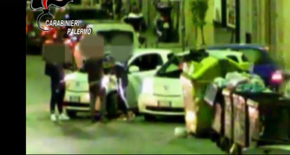 Mafia, asse Napoli–Palermo per spaccio droga: 12 arresti