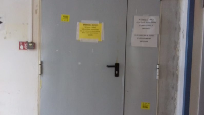 Sanità, chiuso l'ufficio ticket dell'ospedale di TropeaMa nessuno avvisa gli utenti, monta la protesta