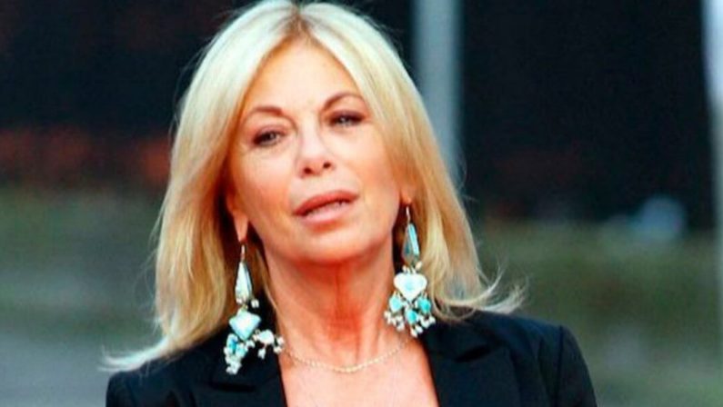 Rita Dalla Chiesa bloccata con i treni dal terremoto: «Che bella umanità in Calabria»