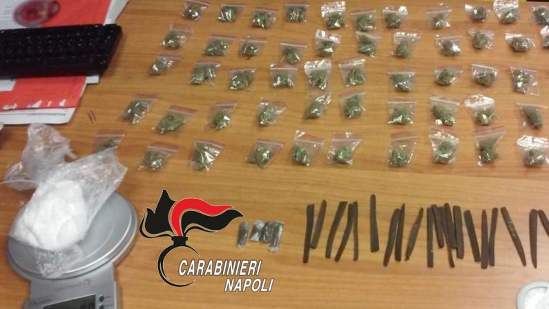 118 dosi di hashish e marijuana e 190 grammi di cocaina Sequestri dei carabinieri