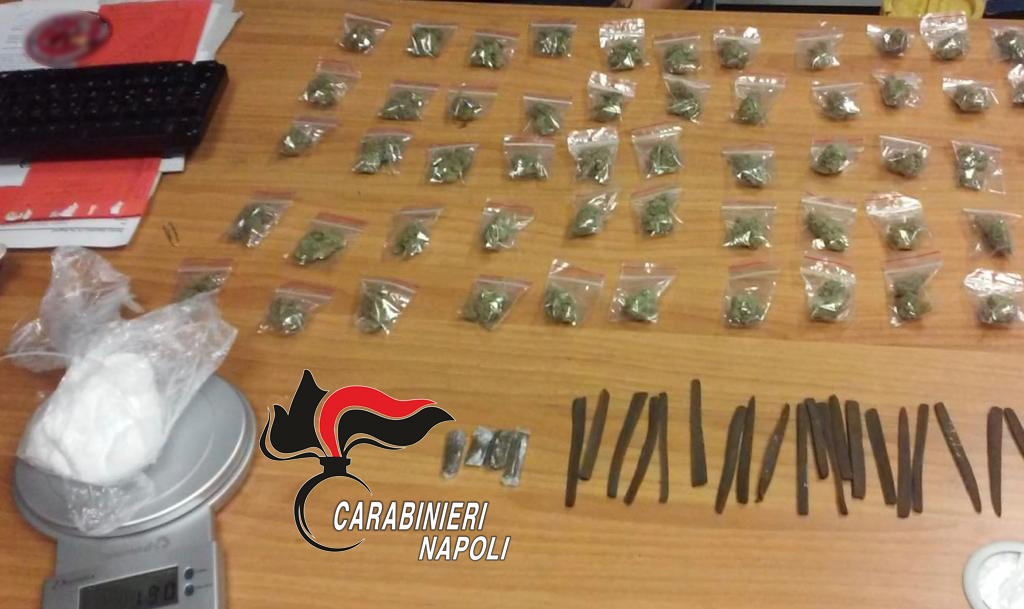 118 dosi di hashish e marijuana e 190 grammi di cocaina Sequestri dei carabinieri
