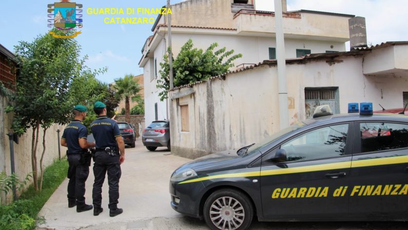 'Ndrangheta, sequestrati beni alla cosca GiampàSigilli alle proprietà di un esponente di Lamezia