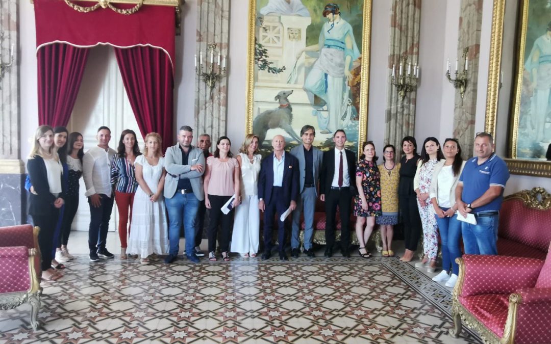 Il gruppo dei nuovi dipendenti della città Metropolitana