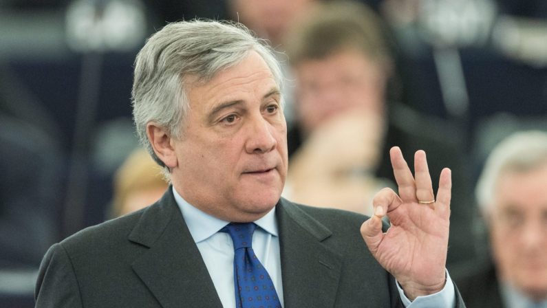 Tajani non quirinabile per Costituzione
