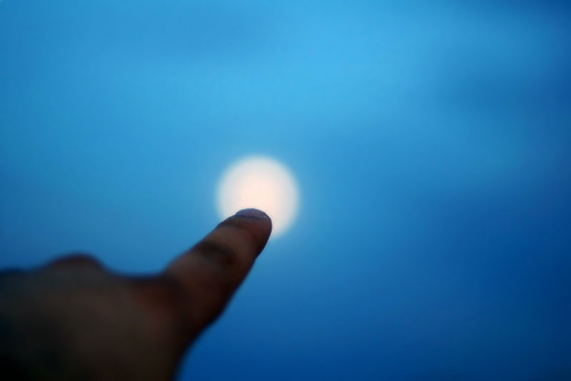 La luna e il dito