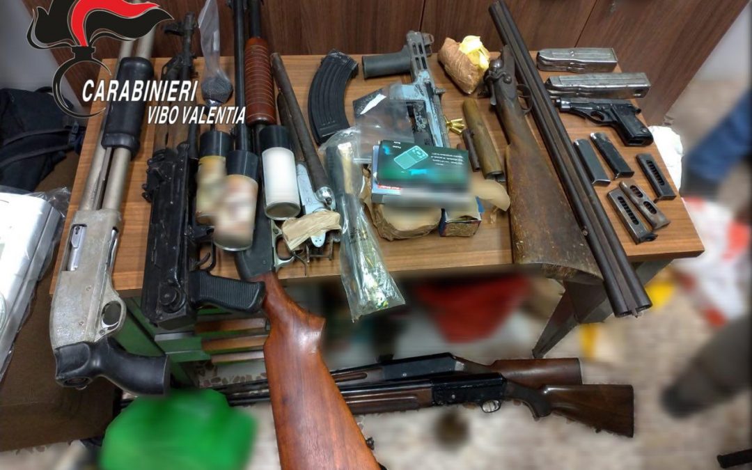 Scoperti a Vibo un arsenale e un rito di affiliazione alla ‘ndrangheta