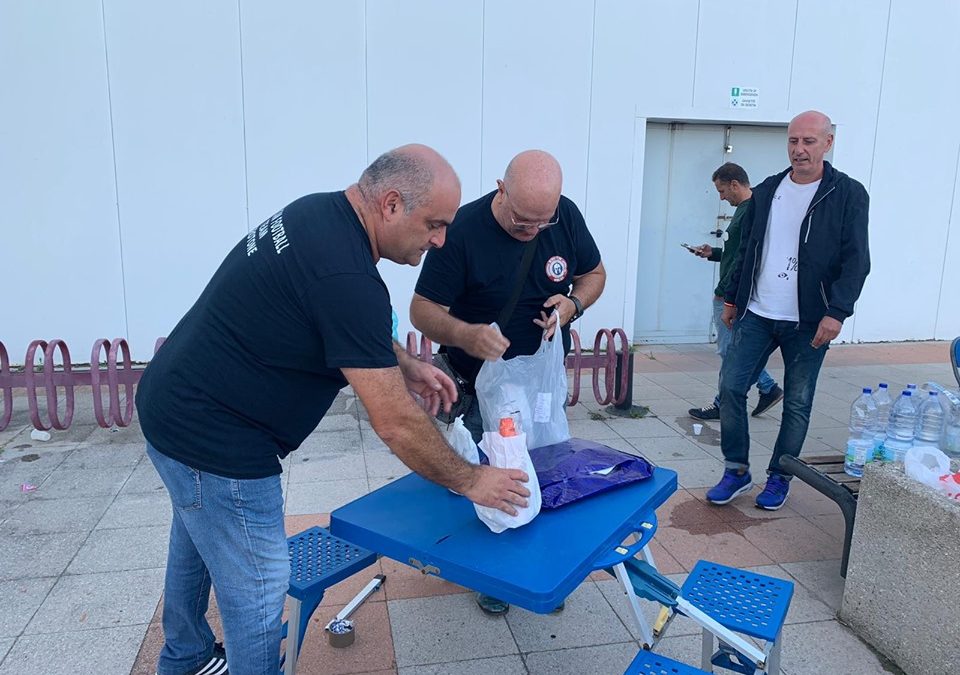 Licenziati con un messaggio, pranzo della domenica nel parcheggio del supermercato di Crotone