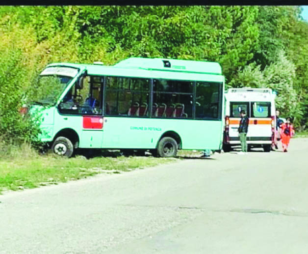 L'incidente occorso di recente a un autobus della ditta Trotta a Potenza