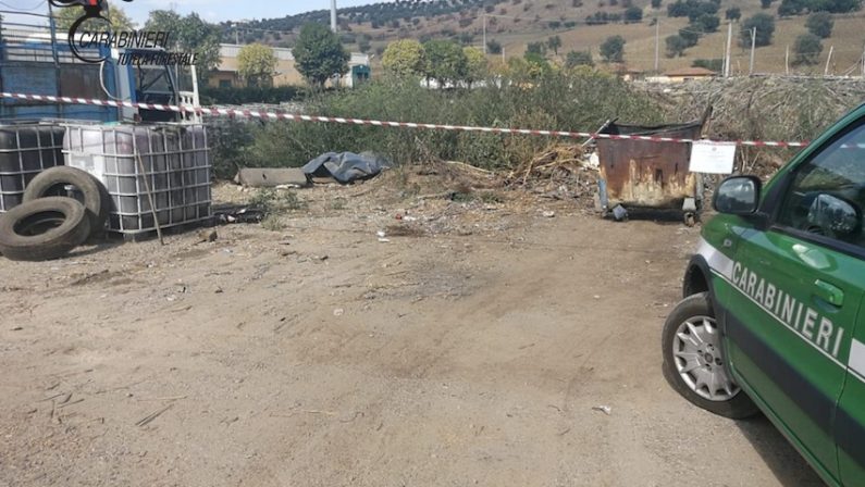 Smaltiva rifiuti bruciandoli in un cassone, denunciato imprenditore nel Cosentino