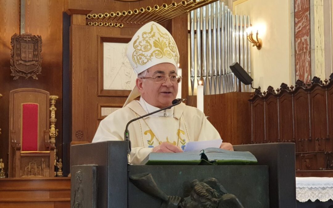 Il vescovo Luigi Renzo