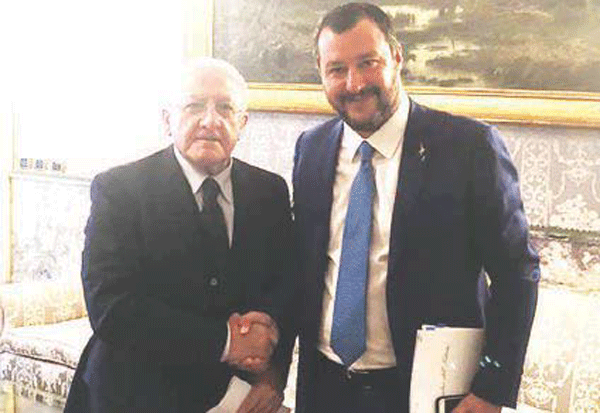 De Luca sfida Salvini al confronto