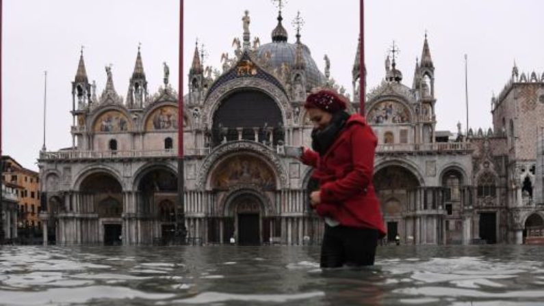 La doppia emergenza industriale e ambientale
Taranto e Venezia, l'Italia chiude