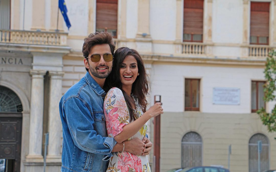 Miss India 2019 Shivani Jadhav è tra i protagonisti del  videoclip che si sta girando in questi giorni in Basilicata: qui in piazza Mario Pagano nel capoluogo lucano