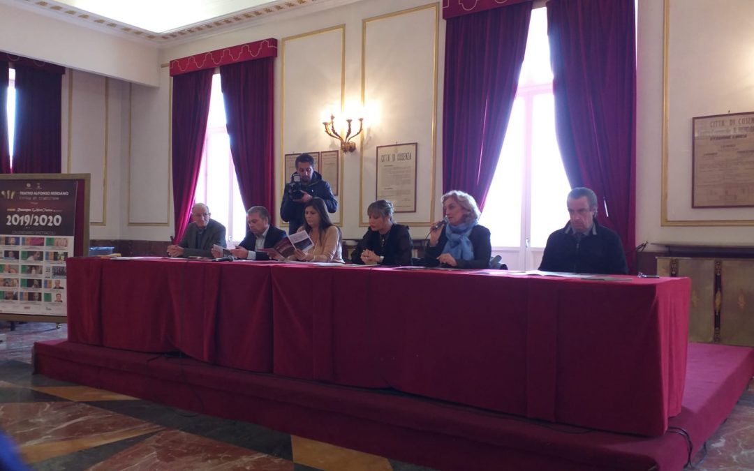 Teatro, presentata la stagione del Rendano di Cosenza. Siani apre con il botto