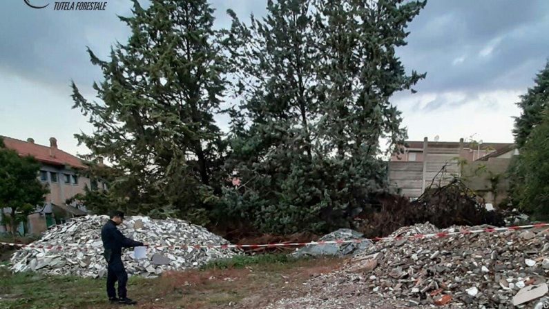 Sequestrati 300 metri cubi di rifiuti su un cantiere per la ristrutturazione di una scuola nel Cosentino