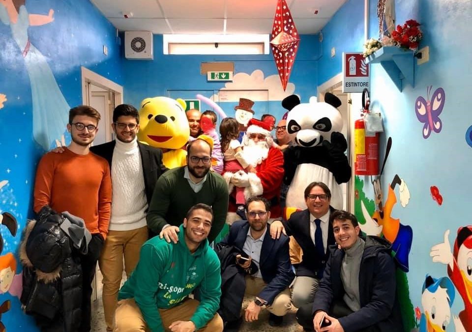 Giocattoli per i bambini dell’ospedale, apprezzata iniziativa dell’associazione Valentia