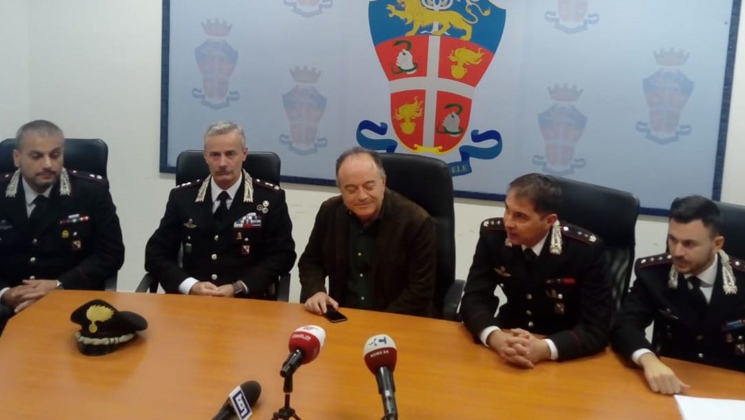 Il Procuratore Nicola Gratteri assieme ai vertici vibonesi dell'Arma