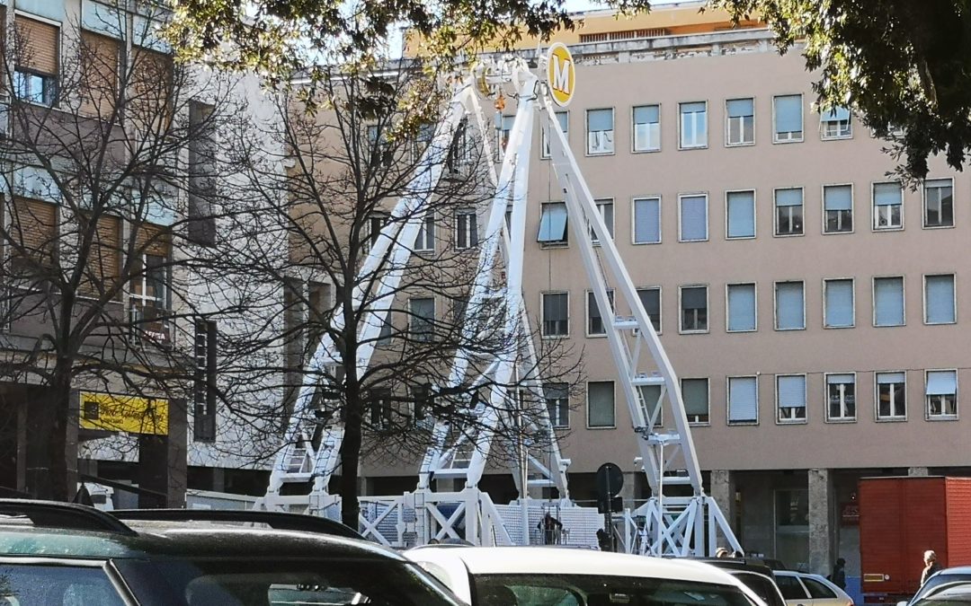 Cosenza, prende forma la ruota panoramica a piazza dei Bruzi