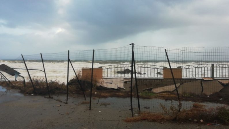 Fine settimana con allerta meteo: preoccupa la fascia ionica. Protezione civile convoca l'unità di crisi