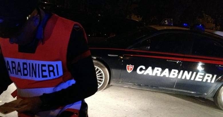 Spaccio di stupefacenti: i carabinieri denunciano due giovani sorpresi in possesso di crack e hashish.