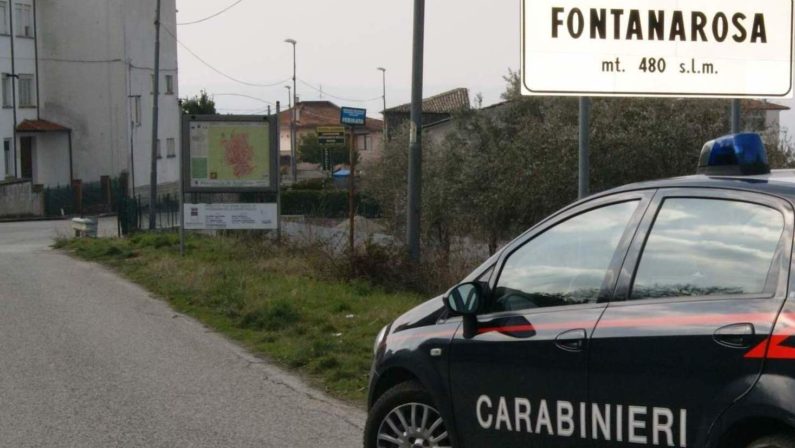 Picchia la figlia con un bastone: padre violento arrestato