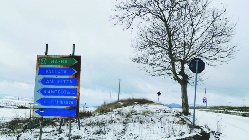 Vento e neve sferzano l’Irpinia