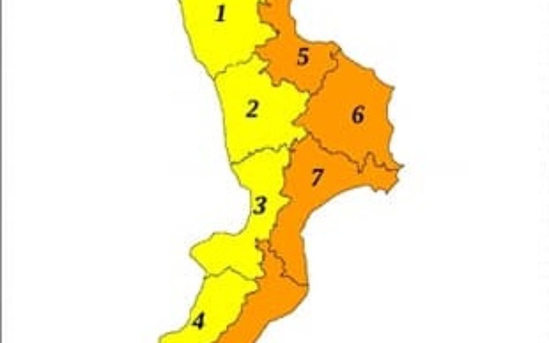Meteo, allerta arancione per giovedì sulla fascia ionica della Calabria. Scuole chiuse in molti centri