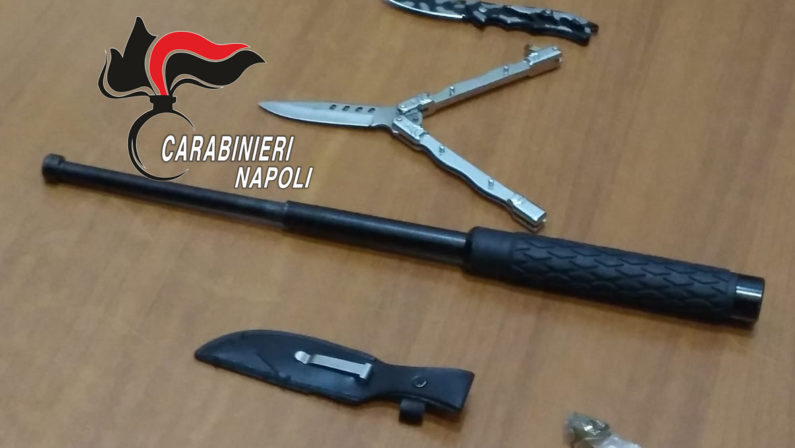 Carabinieri setacciano il Vomero, sequestrati coltelli