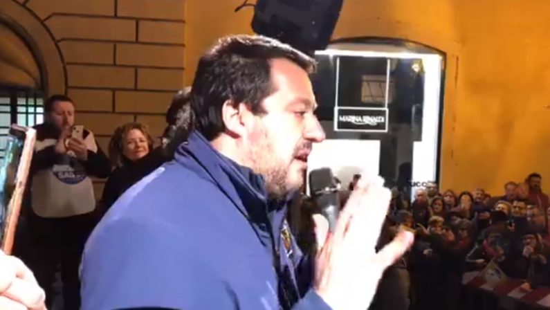 Lamezia Terme, Matteo Salvini ai contestatori: «Andate a fischiare chi fa chiudere gli ospedali»