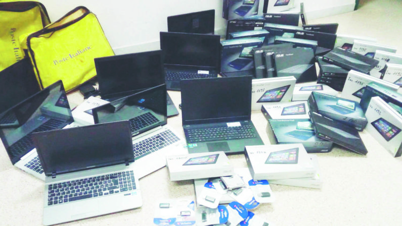 Arrestato per il furto di 520 computer nelle scuole