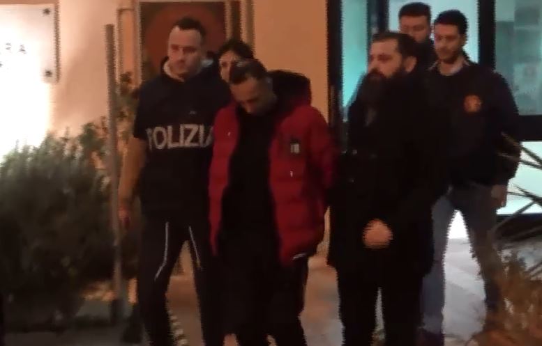 VIDEO – L’arresto del cittadino libico accusato da un migrante di essere un torturatore