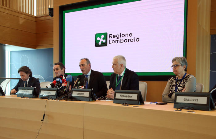 Attilio Fontana, Giulio Gallera durante la conferenza stampa sull'emergenza coronavirus