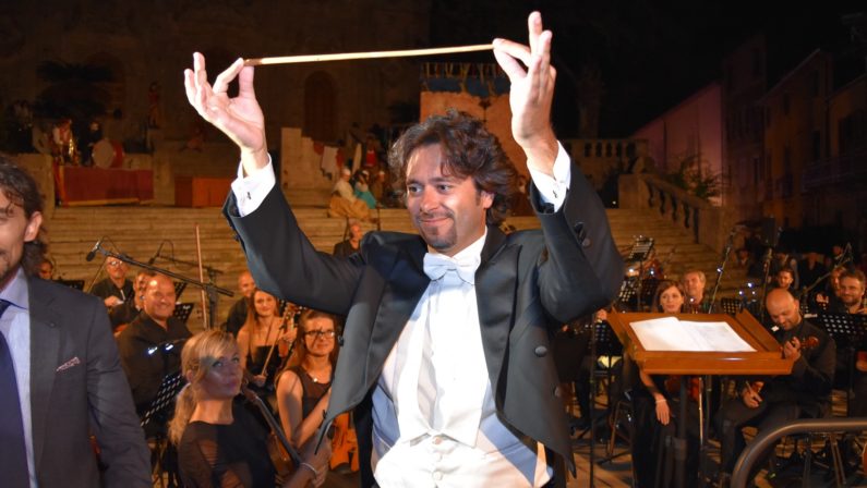La nona di Beethoven protagonista al Politeama
Arlia dirigerà la Filarmonica della Calabria
