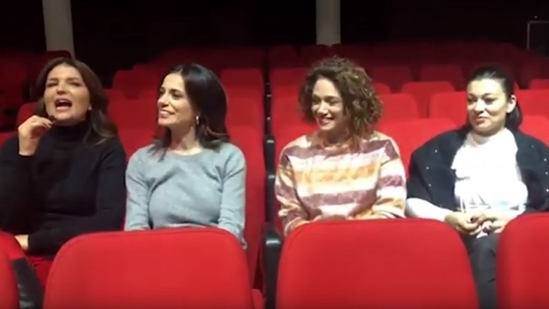 Rossella Brescia, Tosca D’Aquino, Roberta Lanfranchi e Samuela Sardo presentano "Belle ripiene" in scena al Garden di Rende