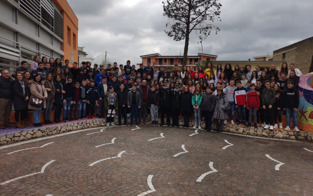 Carabinieri in cattedra per parlare di legalità. Incontro con i ragazzi dell’IC Guadagni F.lli Mercogliano di Cimitile