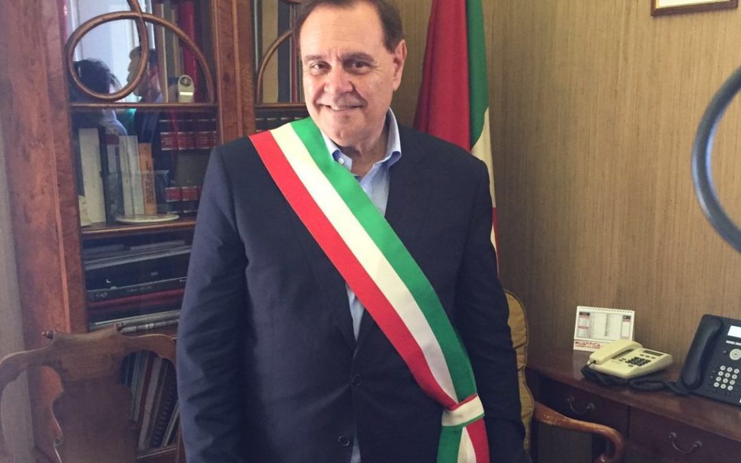 Mastella si rimette la fascia tricolore a Benevento   “Non mi candido alla Presidenza della Regione”