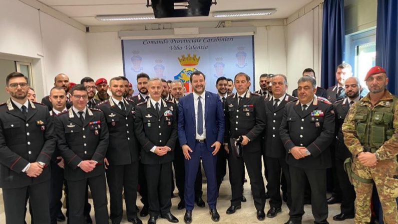 Salvini a Vibo, «Grazie a Gratteri e forze dell'ordine». Sulla Regione insiste per l'assessorato agricoltura e turismo. Poi tappa a Reggio