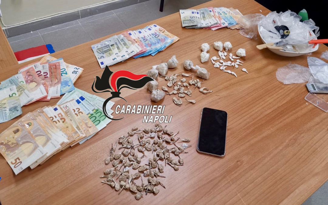 Scampia: arrestate 4 persone, nascondevano droga e denaro in casa