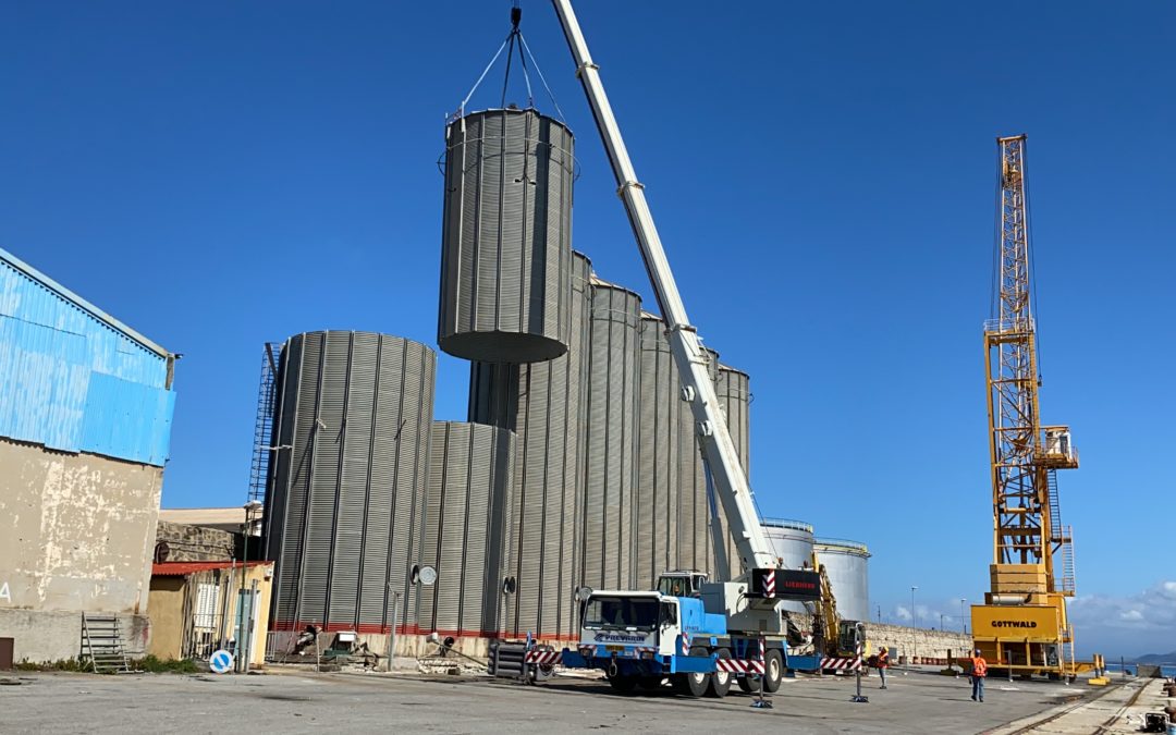 Via alla demolizione dei sette silos inutilizzati del porto di Vibo marina