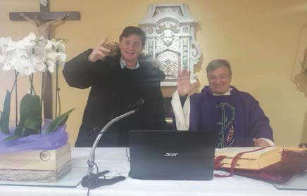 Chiese semideserte, messe online