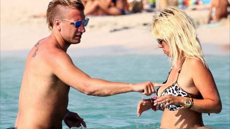 Coronavirus, Maxi Lopez attacca Wanda Nara: «Hai portato i nostri figli nel centro del contagio»