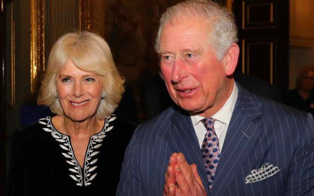 Il principe Carlo, diventato re Carlo III alla morte della madre, e Camilla nuova regina consorte