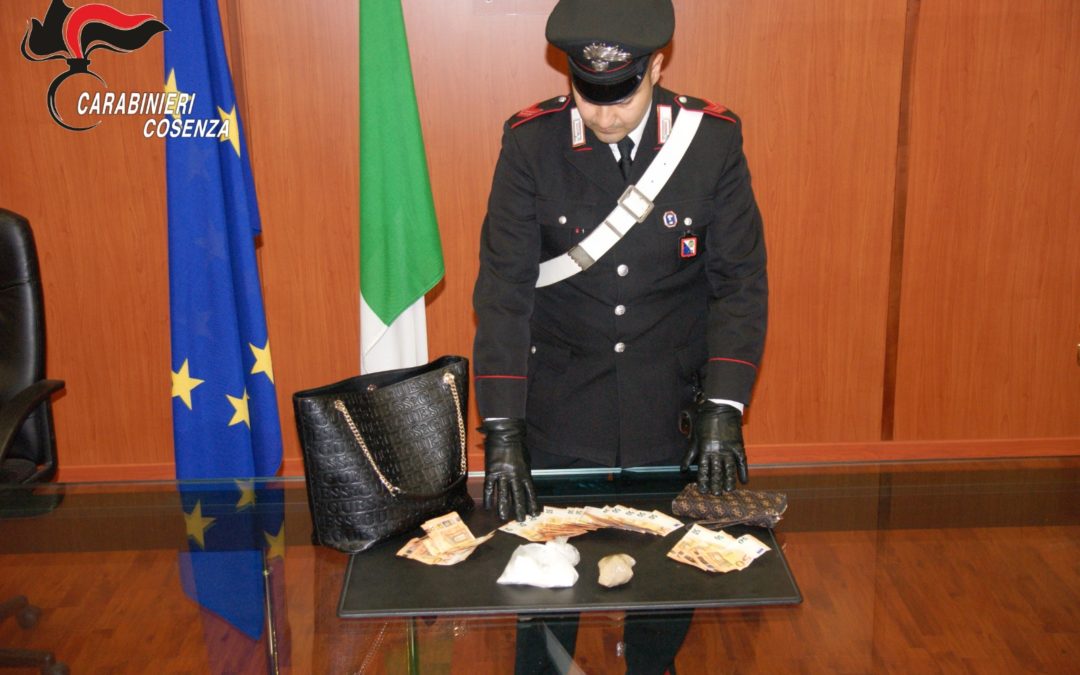 Cosenza, arresti domiciliari per una 36enne trovata in possesso di 166 grammi di cocaina