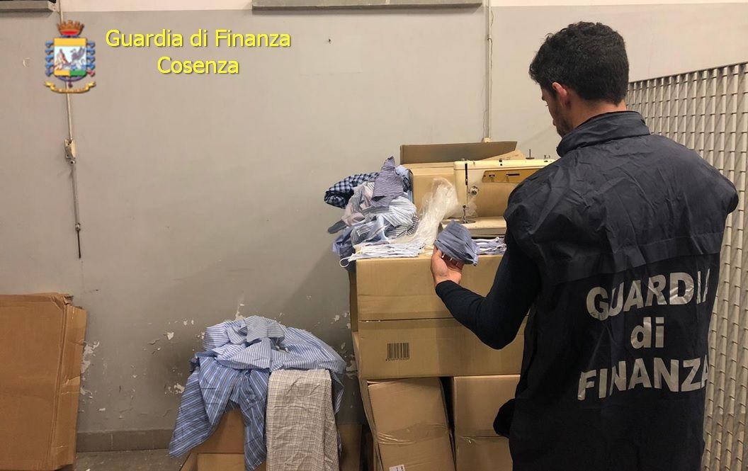 Le mascherine di protezione sequestrate