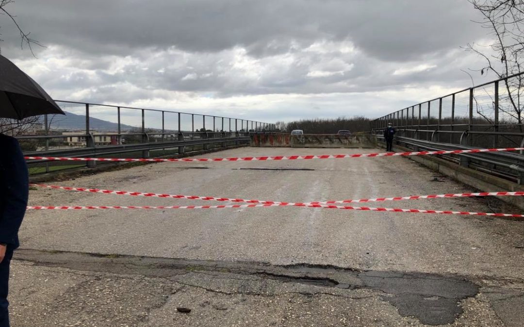 Coronavirus/ Acerra, chiuse al traffico alcune strade di accesso e uscita per favorire la limitazione e il controllo