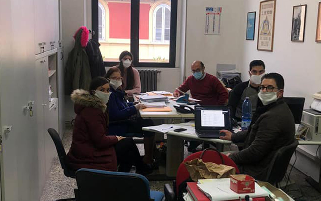 Mileto, il Comune distribuisce i buoni alimentari e apre un conto corrente per la solidarietà comunale e integrare i fondi del Governo
