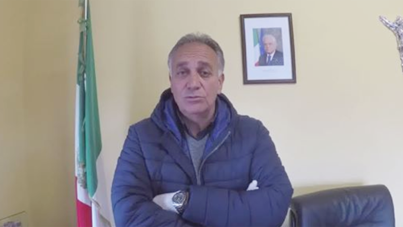 Coronavirus, un caso positivo a Marano Marchesato. Il sindaco Vivacqua su Facebook: «Tutto sotto controllo, restate a casa» - VIDEO